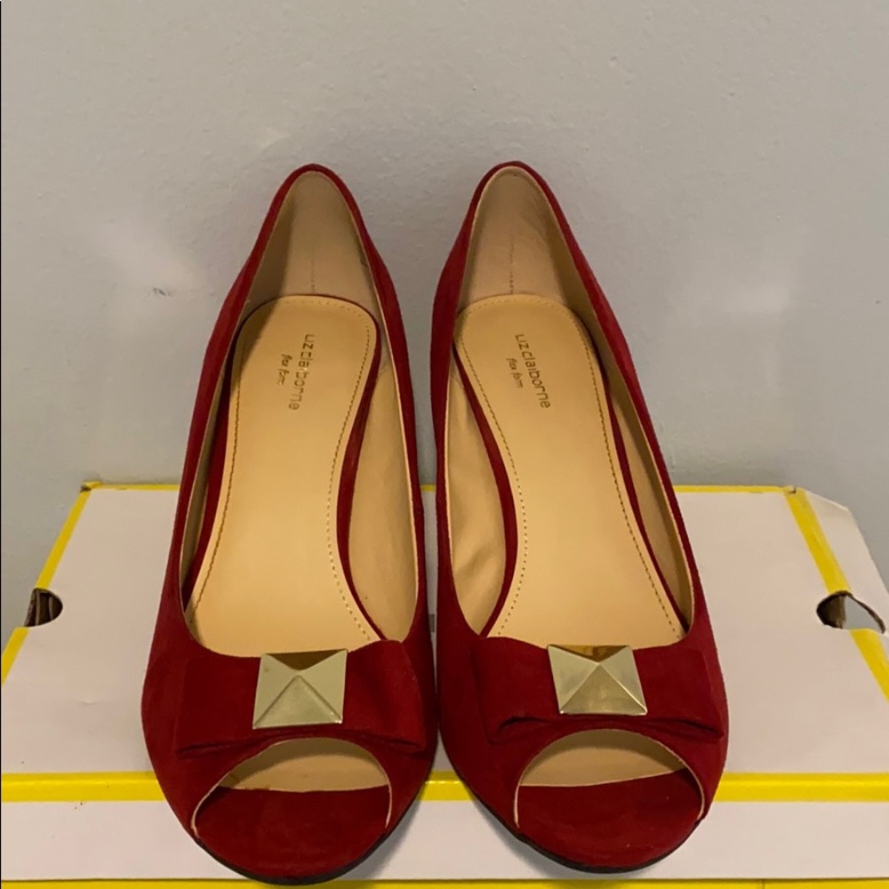 Liz Claiborne Red Suede Heels (8)